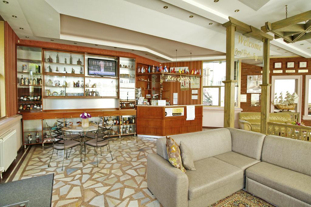 Irmeni Hotel Tbilisi Eksteriør billede