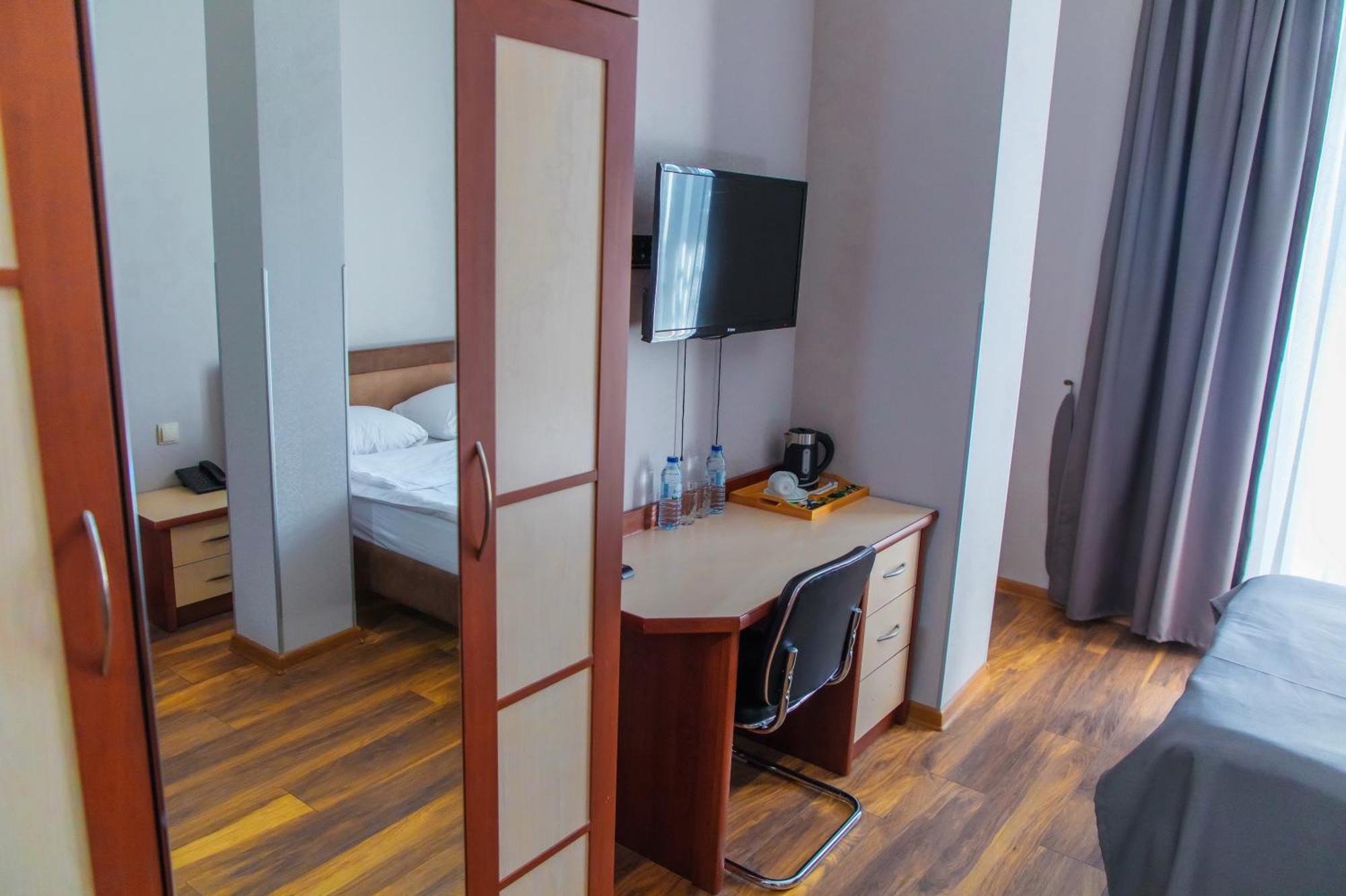 Irmeni Hotel Tbilisi Eksteriør billede